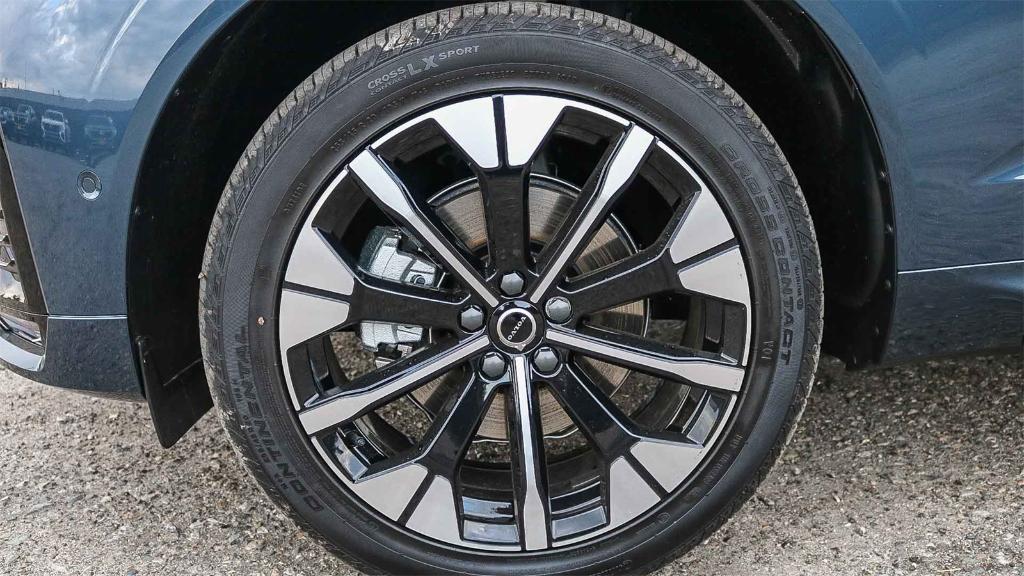 new 2026 Volvo XC60 car, priced at $55,985