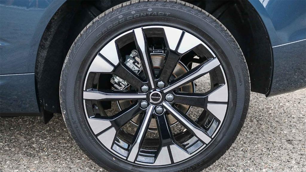 new 2026 Volvo XC60 car, priced at $55,985