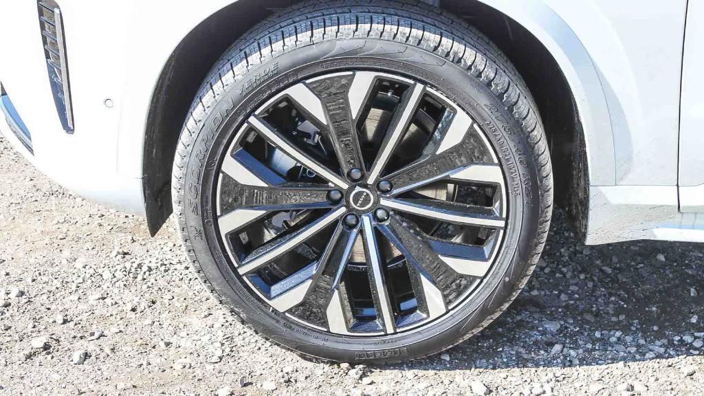 new 2026 Volvo XC90 car, priced at $68,524