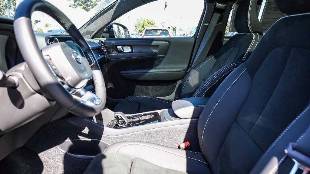 used 2023 Volvo C40 Recharge Pure Electric car, priced at $26,700