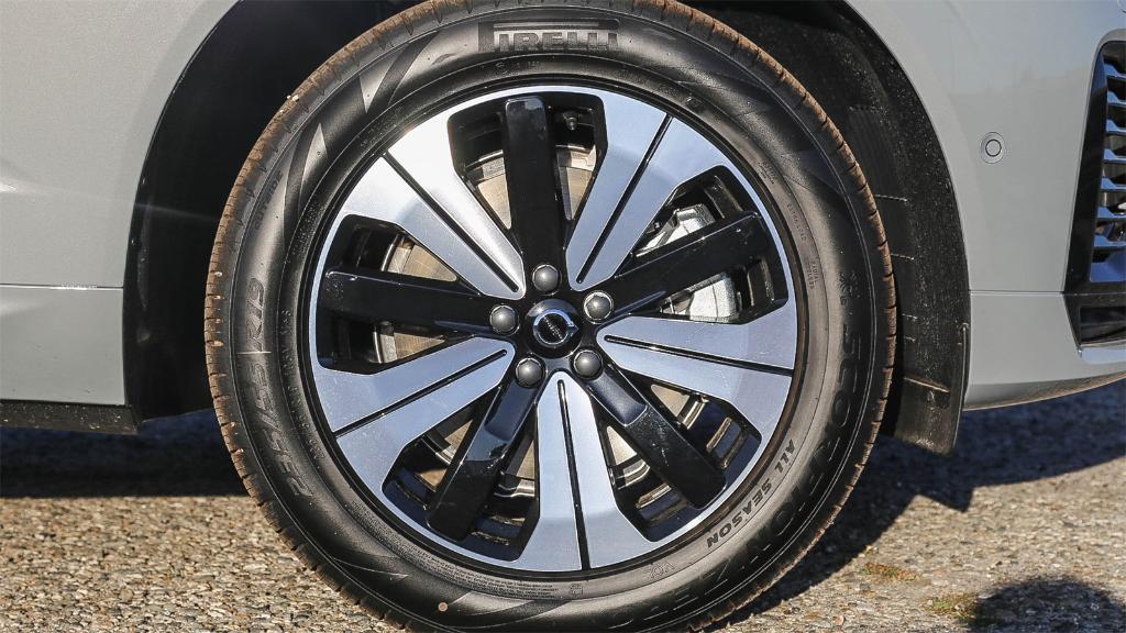 new 2025 Volvo XC60 Plug-In Hybrid car, priced at $53,650