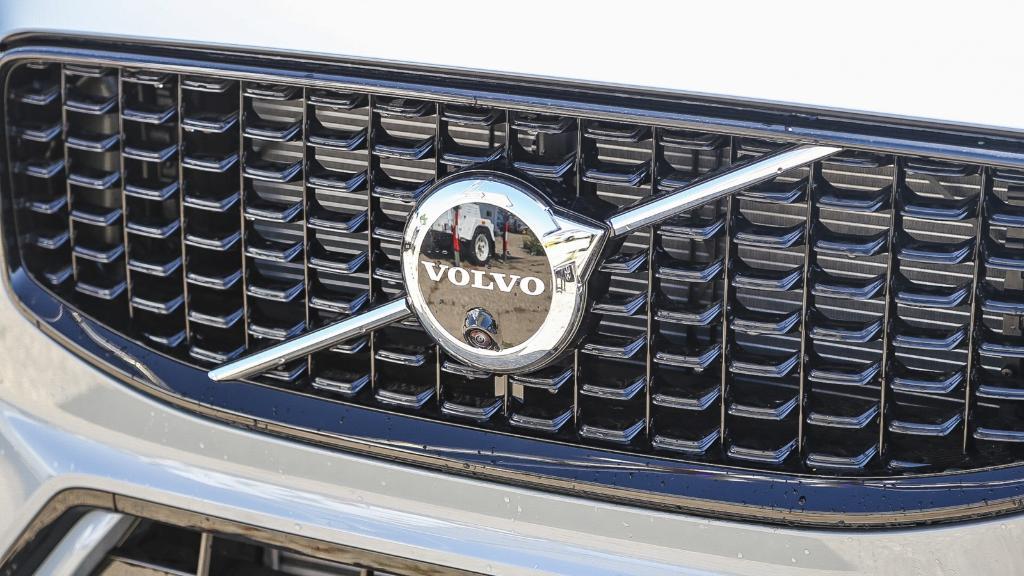 new 2025 Volvo XC60 Plug-In Hybrid car, priced at $52,445