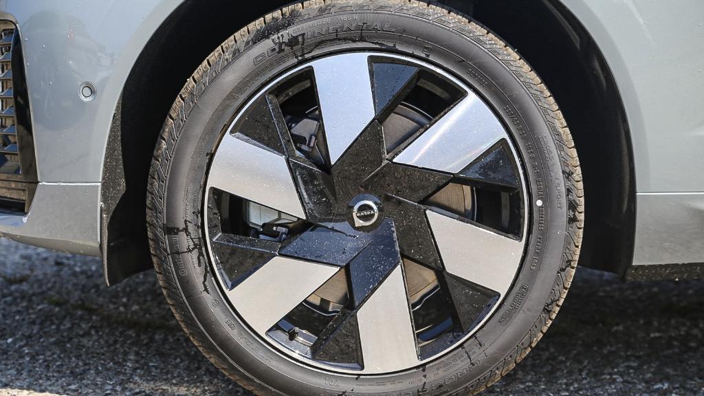 new 2025 Volvo XC60 Plug-In Hybrid car, priced at $52,445