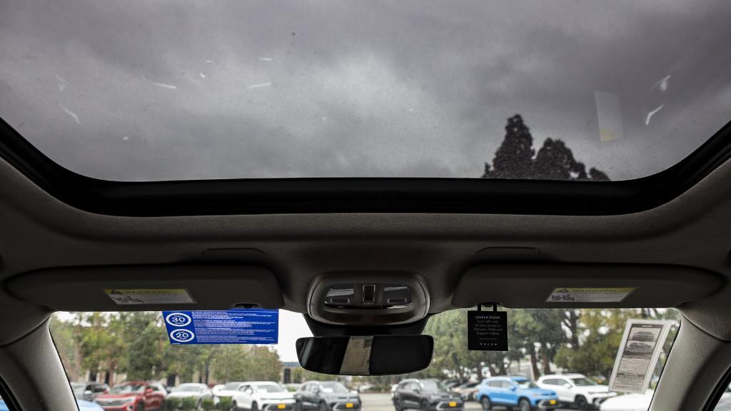 new 2025 Volvo XC40 car, priced at $39,090