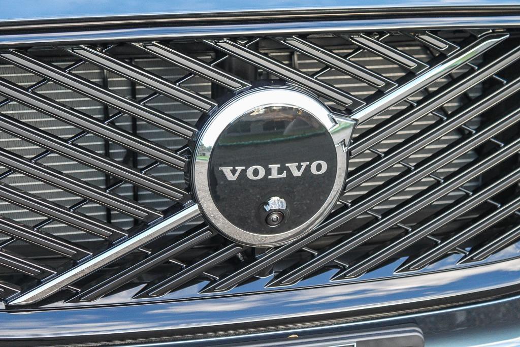 new 2026 Volvo XC60 car, priced at $61,965