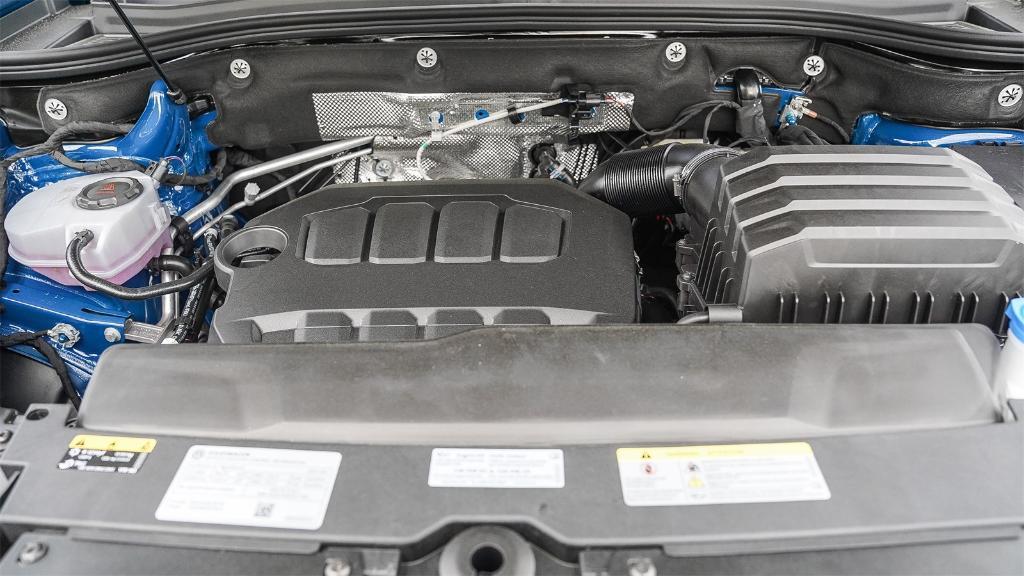 new 2025 Volkswagen Atlas Cross Sport car, priced at $49,496