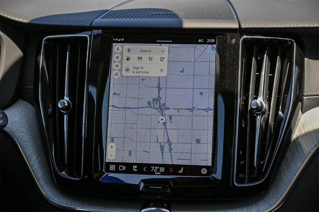 new 2025 Volvo XC60 car, priced at $48,050