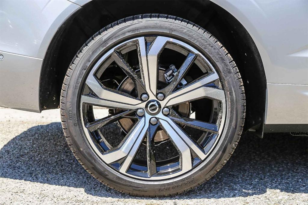 new 2025 Volvo XC60 car, priced at $48,050