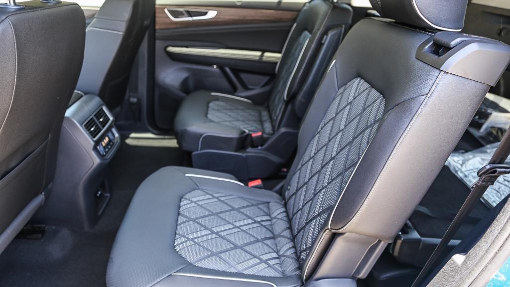 new 2025 Volkswagen Atlas car, priced at $48,984