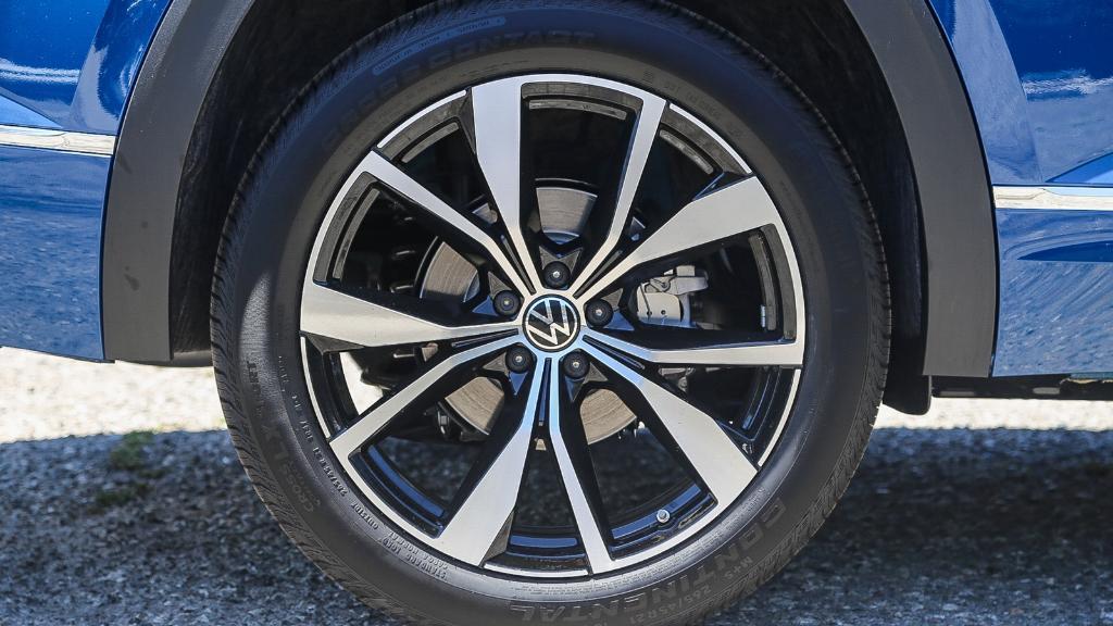 new 2025 Volkswagen Atlas car, priced at $48,984