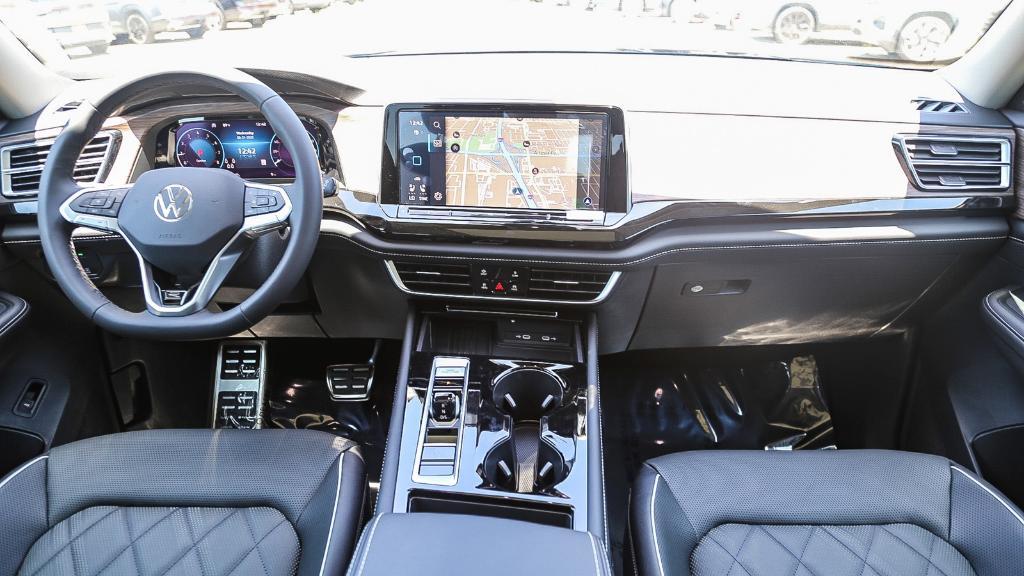 new 2025 Volkswagen Atlas car, priced at $48,984