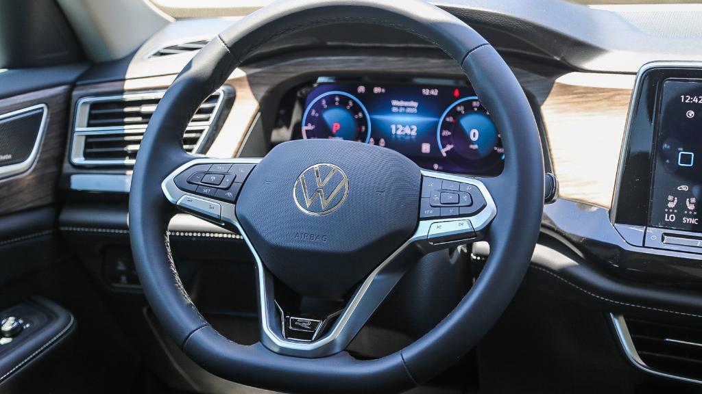 new 2025 Volkswagen Atlas car, priced at $48,984