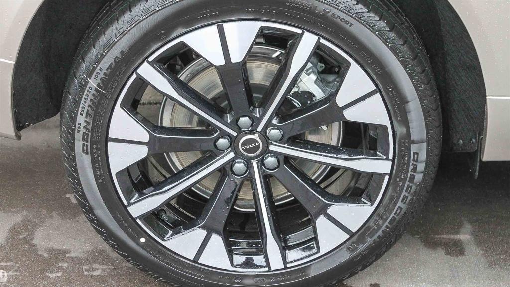 new 2026 Volvo XC60 Plug-In Hybrid car, priced at $67,285