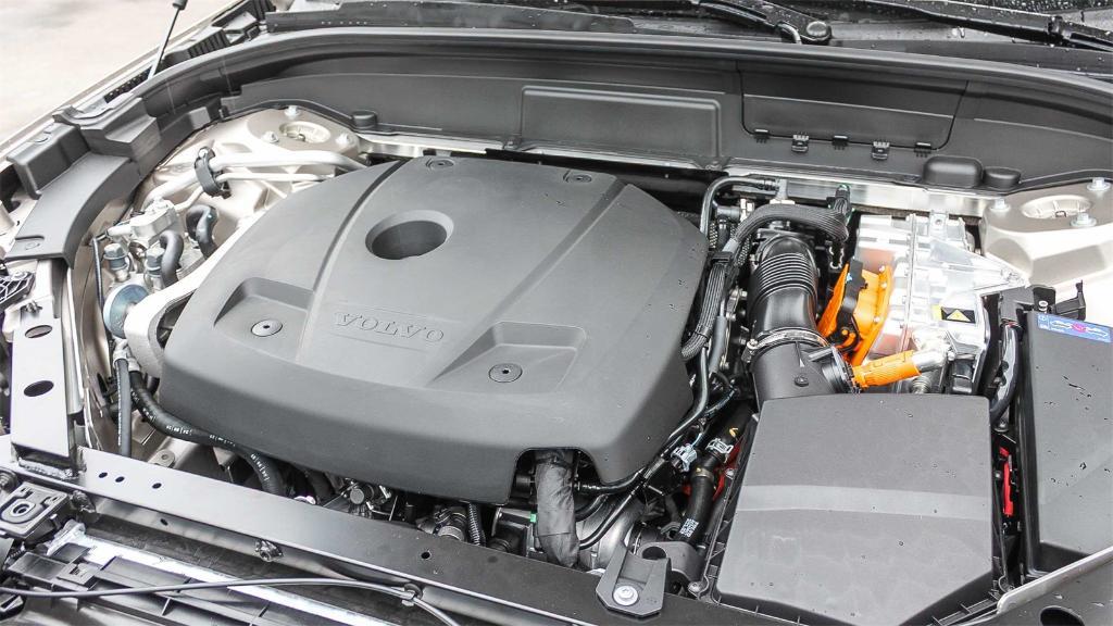 new 2026 Volvo XC60 Plug-In Hybrid car, priced at $67,285