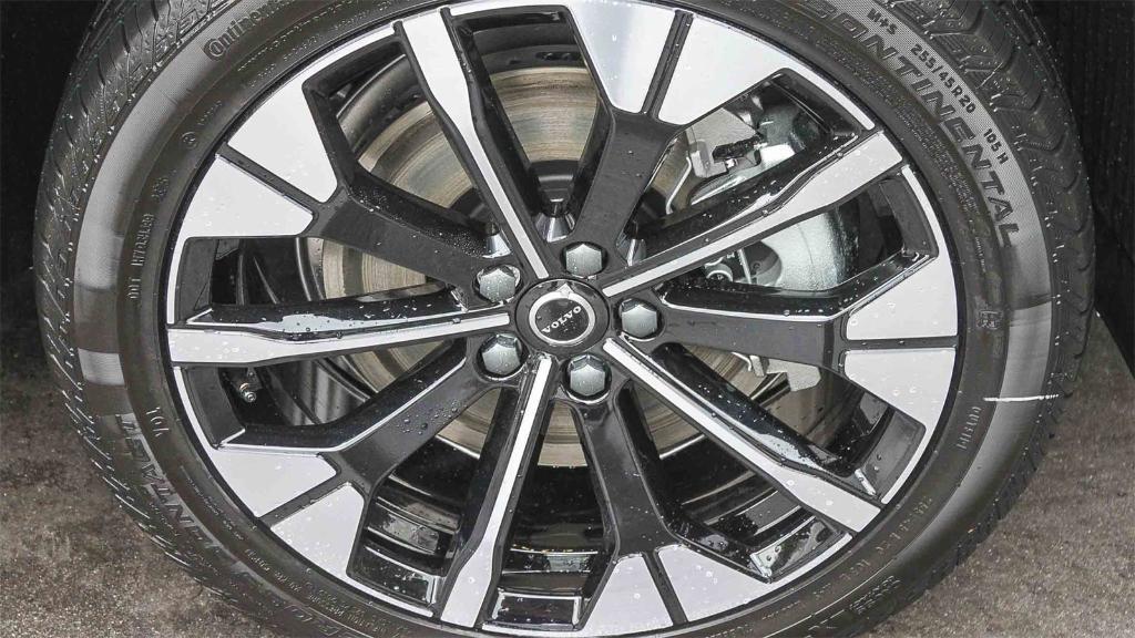 new 2026 Volvo XC60 Plug-In Hybrid car, priced at $67,285