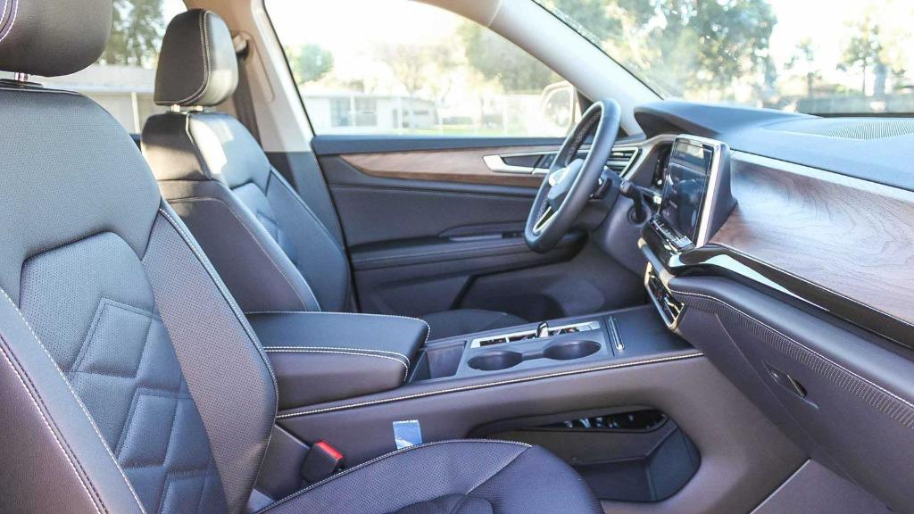 new 2026 Volkswagen Atlas car, priced at $39,127