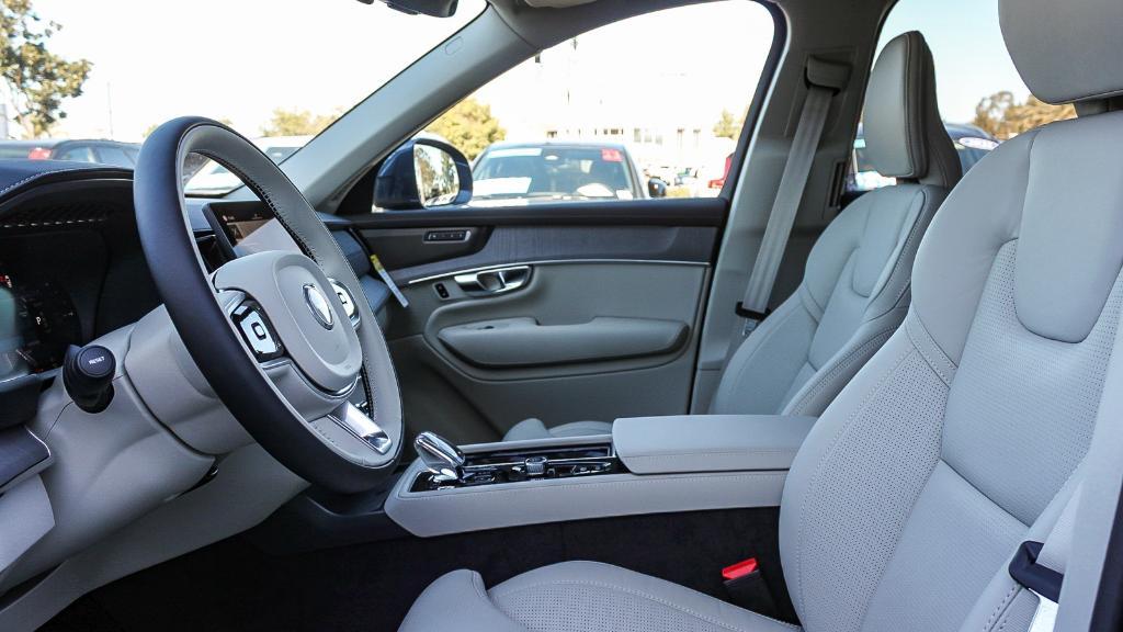 new 2026 Volvo XC90 Plug-In Hybrid car, priced at $83,625