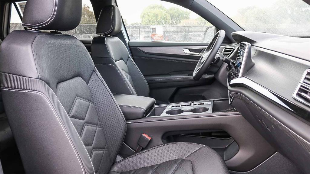 new 2026 Volkswagen Atlas Cross Sport car, priced at $38,331