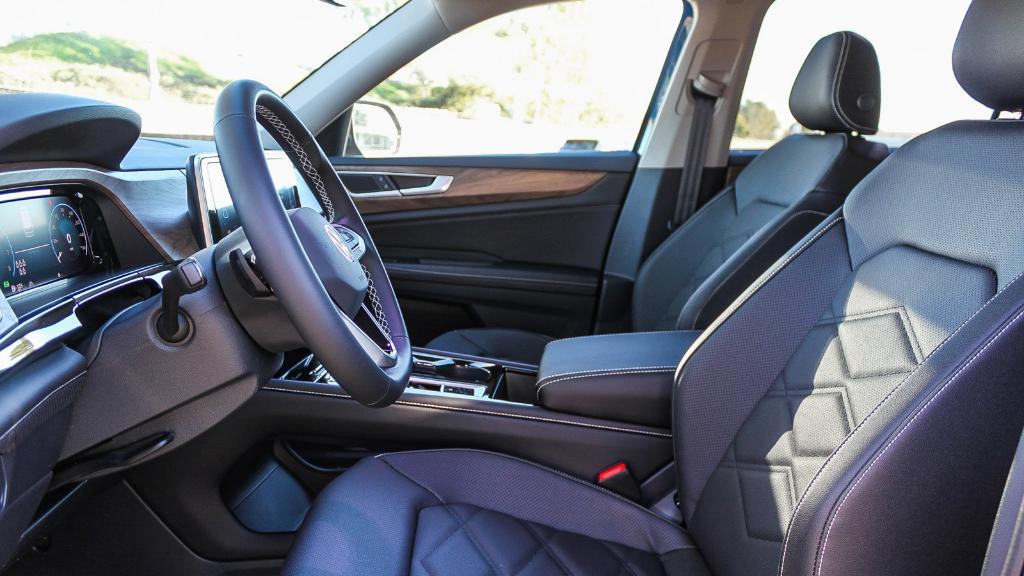 new 2026 Volkswagen Atlas car, priced at $44,483