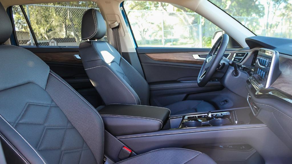 new 2026 Volkswagen Atlas car, priced at $44,483