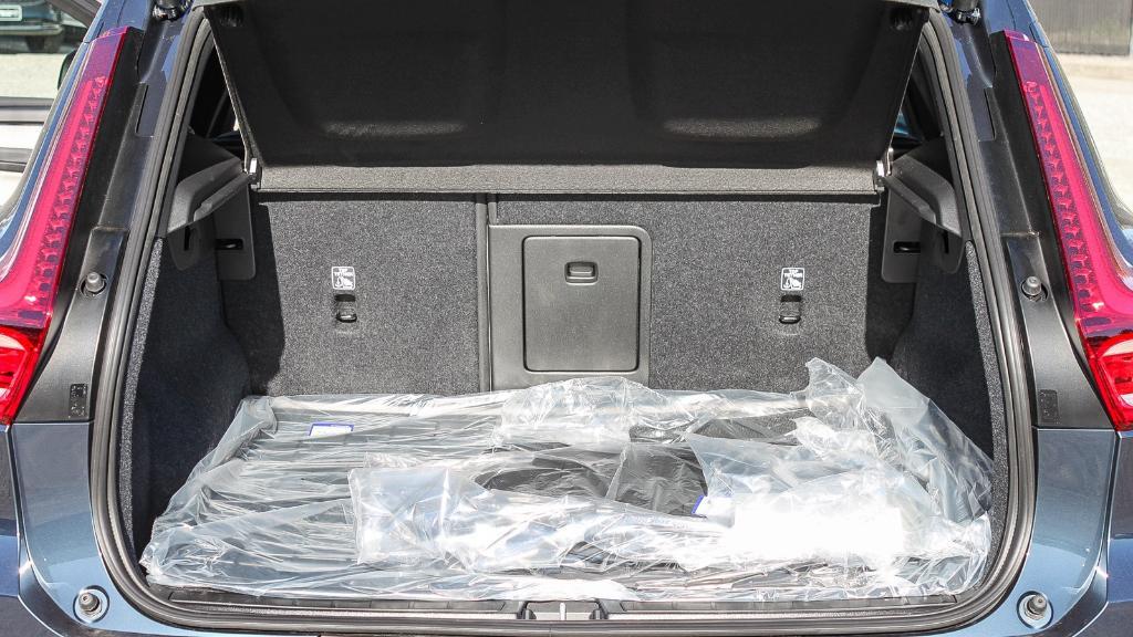 new 2026 Volvo XC40 car, priced at $44,075