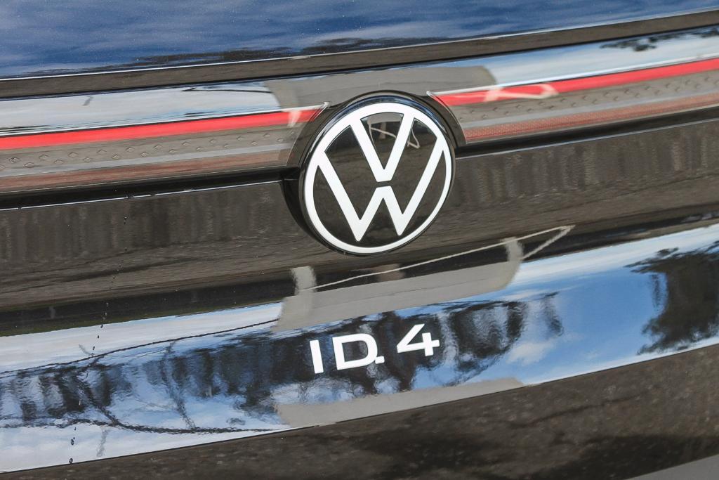 new 2026 Volkswagen ID.4 car, priced at $44,072