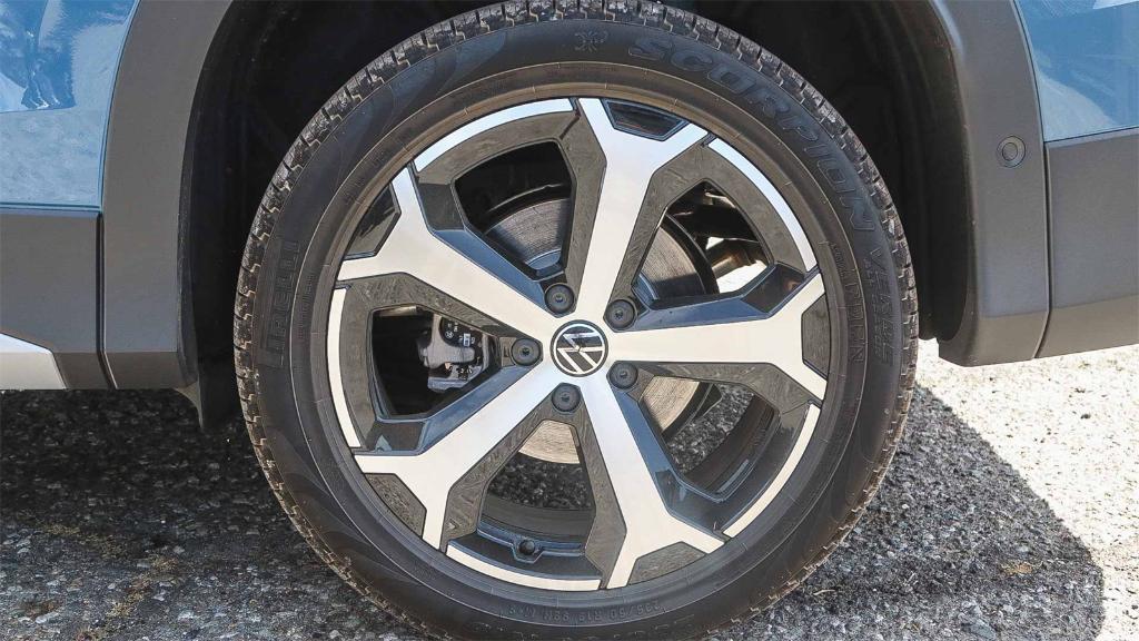 new 2025 Volkswagen Tiguan car, priced at $31,137