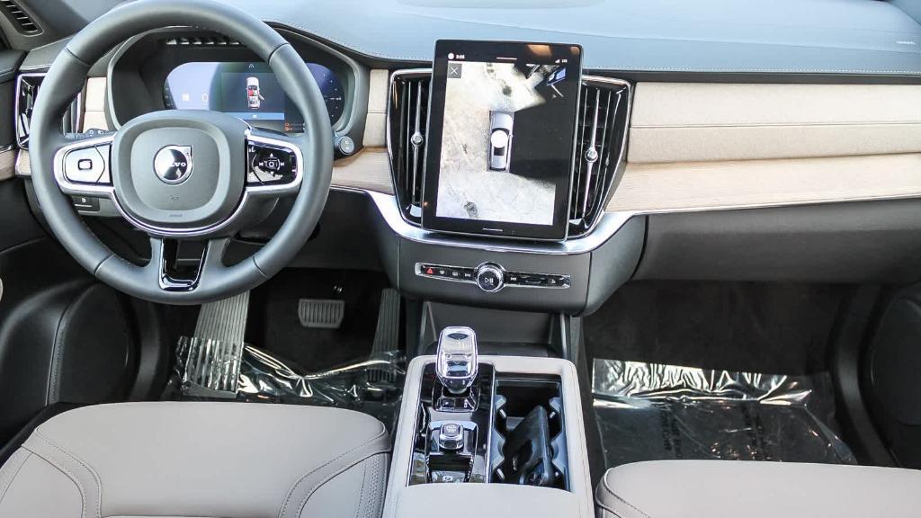 new 2026 Volvo XC90 Plug-In Hybrid car, priced at $79,035