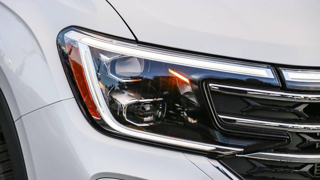 new 2026 Volkswagen Atlas car, priced at $46,524