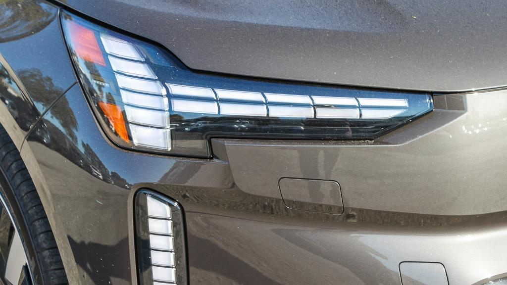 new 2025 Volvo EX90 car, priced at $73,945