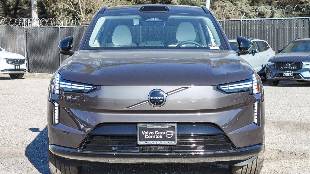 new 2025 Volvo EX90 car, priced at $73,945