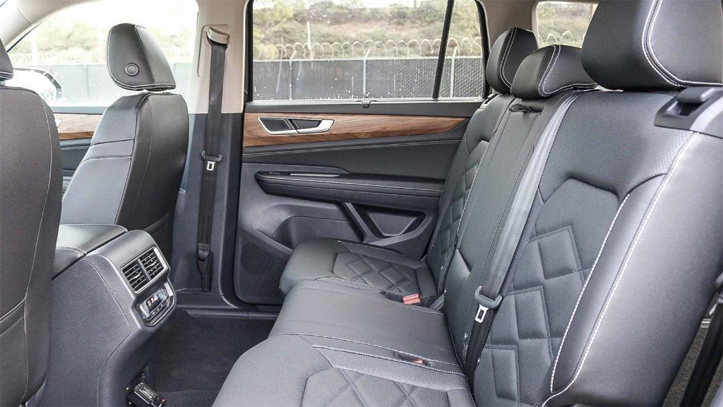 new 2026 Volkswagen Atlas car, priced at $46,090