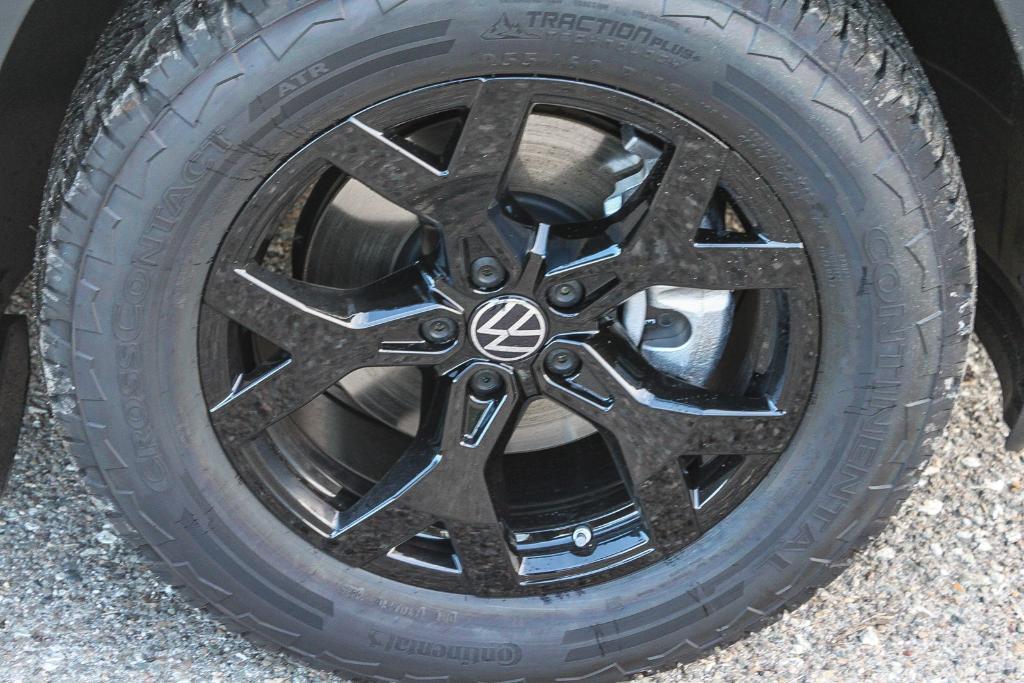 new 2026 Volkswagen Atlas car, priced at $48,321