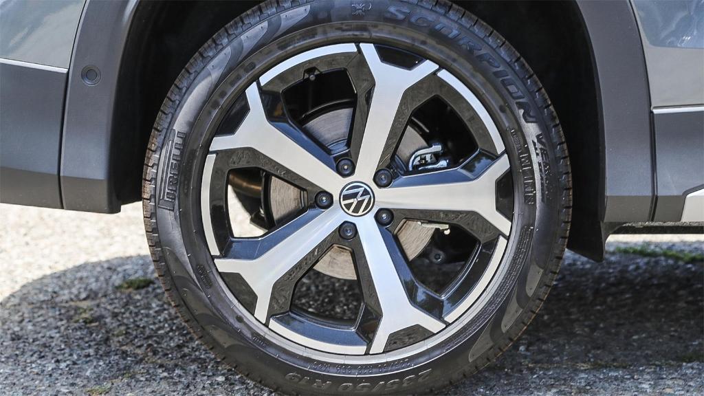 new 2025 Volkswagen Tiguan car, priced at $31,015