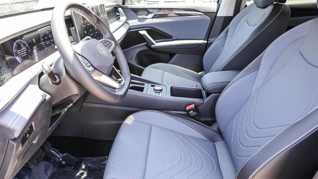 new 2025 Volkswagen Tiguan car, priced at $31,015