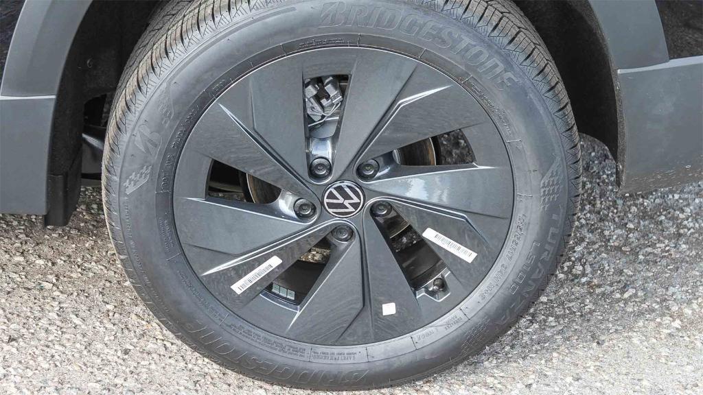 new 2026 Volkswagen Taos car, priced at $28,076