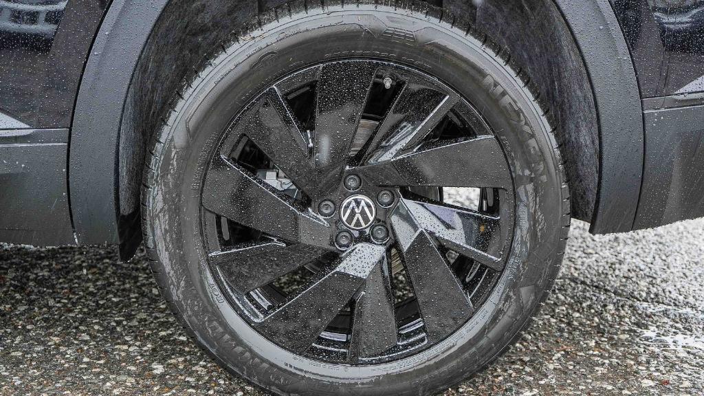 new 2026 Volkswagen Atlas car, priced at $41,578