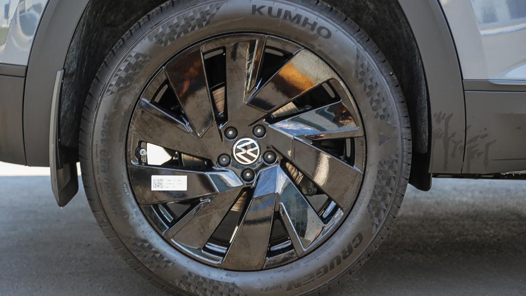 new 2026 Volkswagen Atlas Cross Sport car, priced at $45,628