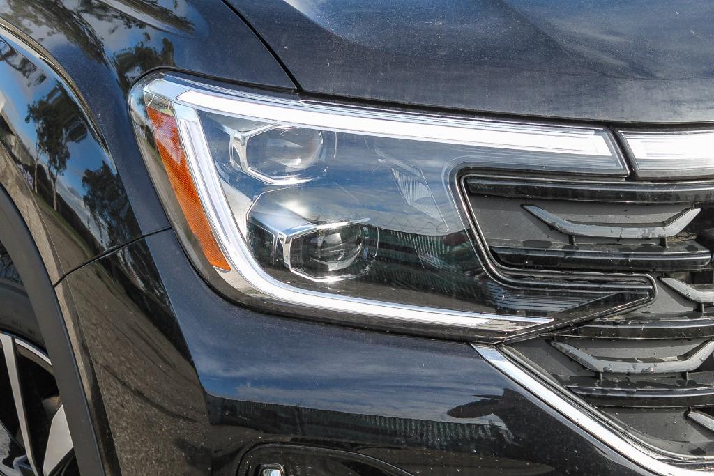 new 2026 Volkswagen Atlas Cross Sport car, priced at $52,900