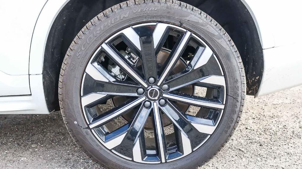 new 2025 Volvo XC90 car, priced at $58,455