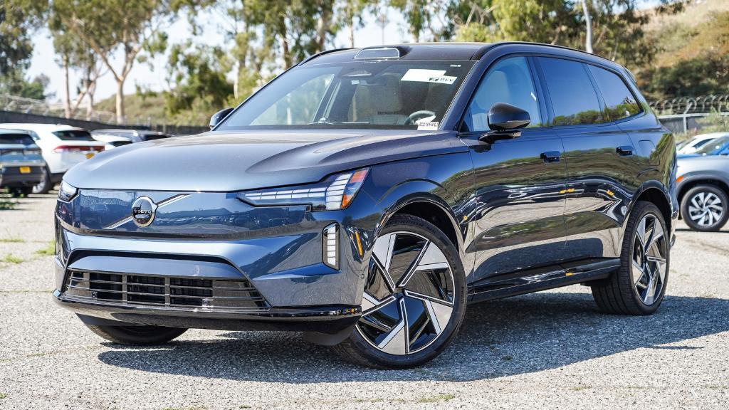 new 2025 Volvo EX90 car, priced at $80,875