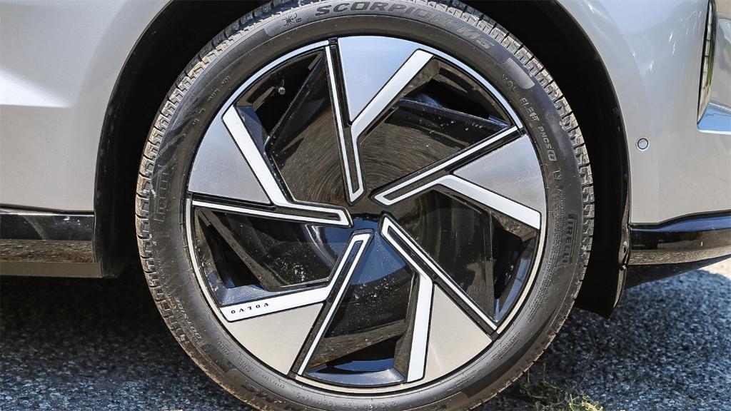 new 2025 Volvo EX90 car, priced at $74,270