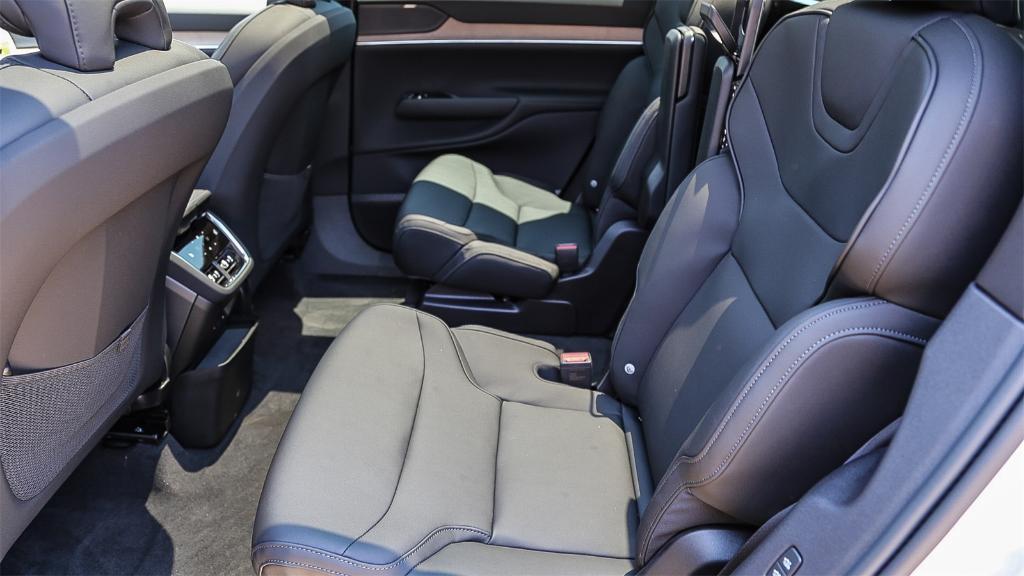 new 2025 Volvo EX90 car, priced at $74,270