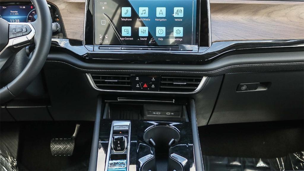 new 2026 Volkswagen Atlas car, priced at $46,300