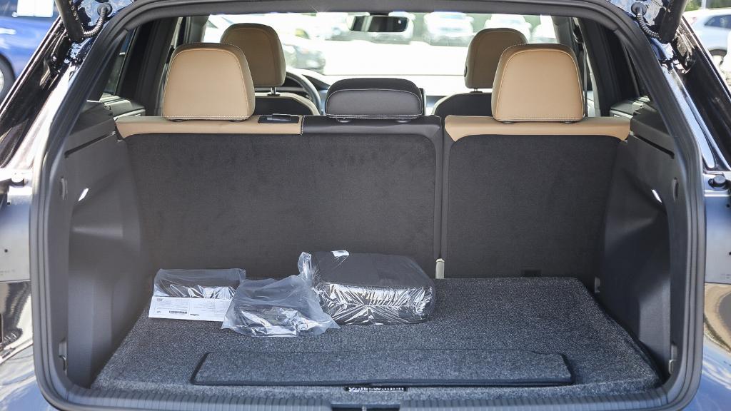 new 2026 Volkswagen Atlas Cross Sport car, priced at $43,862