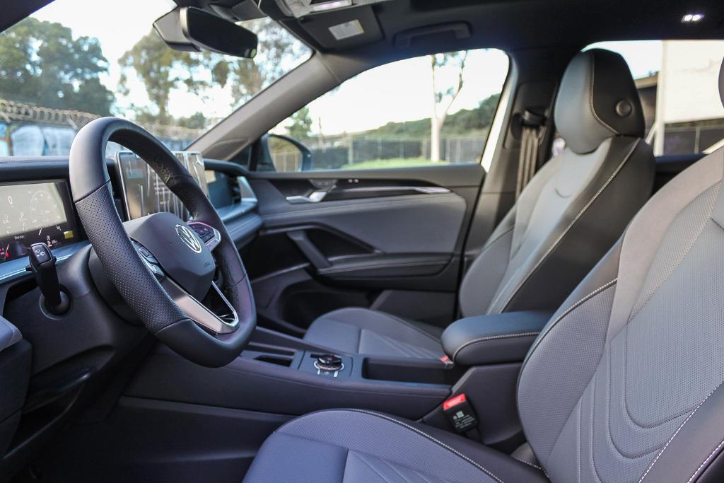 new 2026 Volkswagen Tiguan car, priced at $39,062