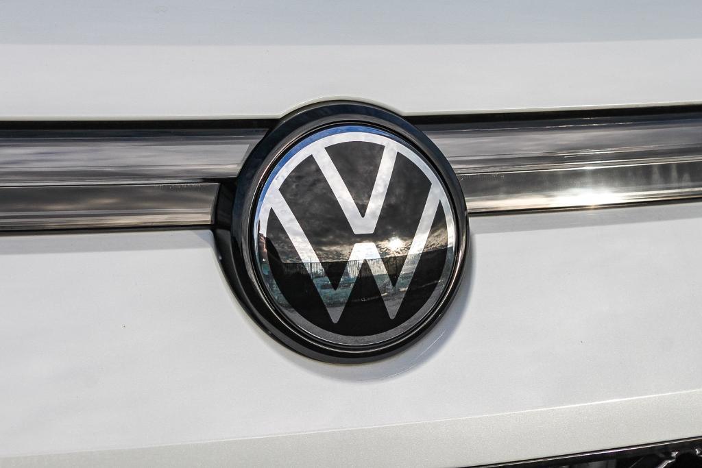 new 2026 Volkswagen Tiguan car, priced at $39,062