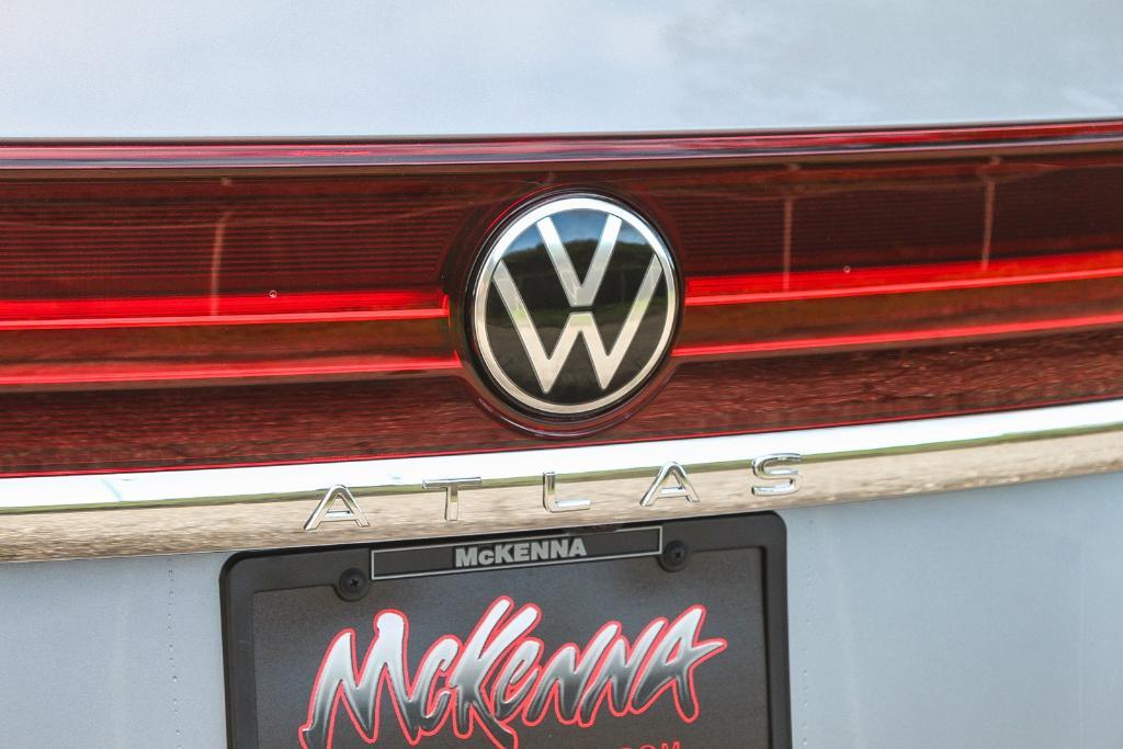 new 2026 Volkswagen Atlas car, priced at $44,174