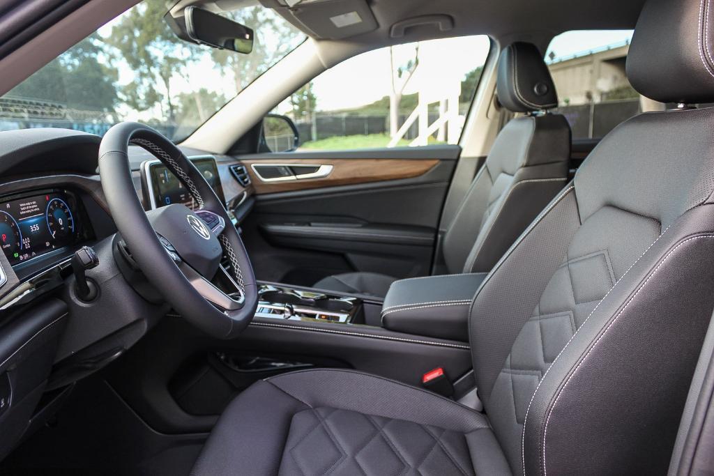 new 2026 Volkswagen Atlas car, priced at $44,174