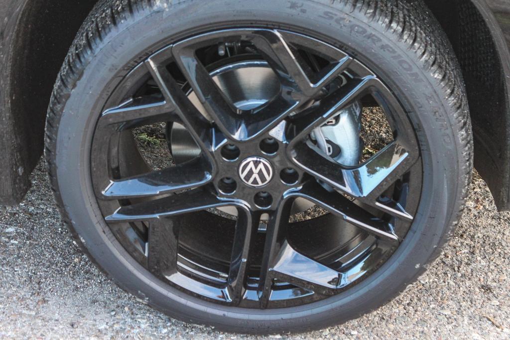 new 2026 Volkswagen Tiguan car, priced at $39,062